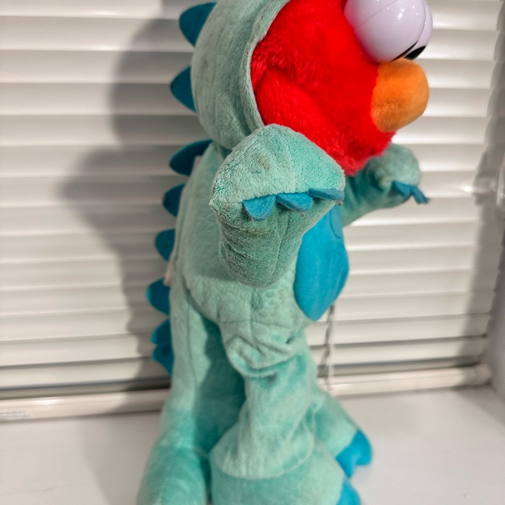 Sesame Street Dino Stomp Elmo 13-Inch Plush Stuffed Animal Sings and Dances - Picture 4 of 10
